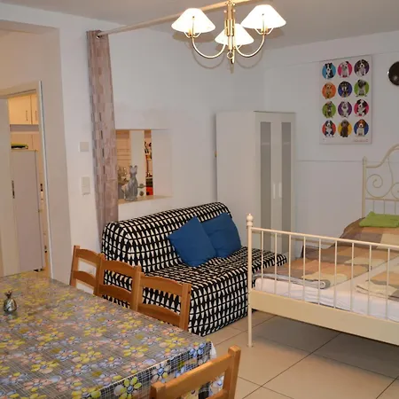 Mitten In Koeln,ideal Fuer Grosse Gruppen, Bis Zu 7personen Apartment *