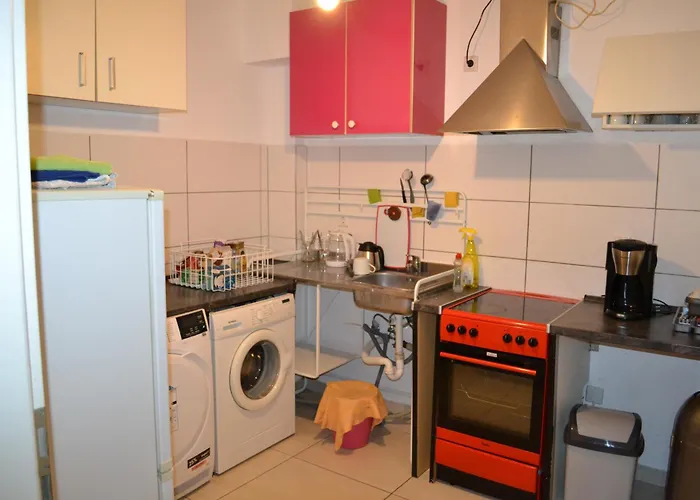 Mitten In Koeln,ideal Fuer Grosse Gruppen, Bis Zu 7personen Κολωνία